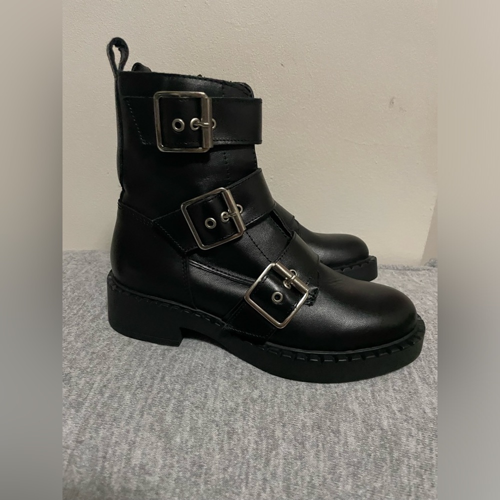 STEVE MADDEN Arlette Triple Buckle Boot In Black Leather Size 6.5 Moto Combat